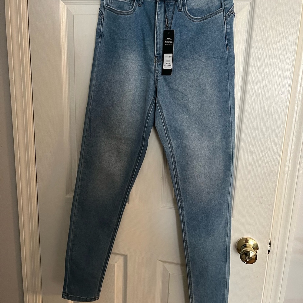 Fashion Nova women’s jeans